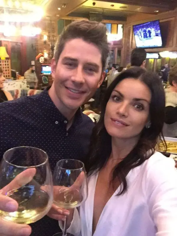 The Bachelor Winner Courtney Robertson Dating After Split From Fiance